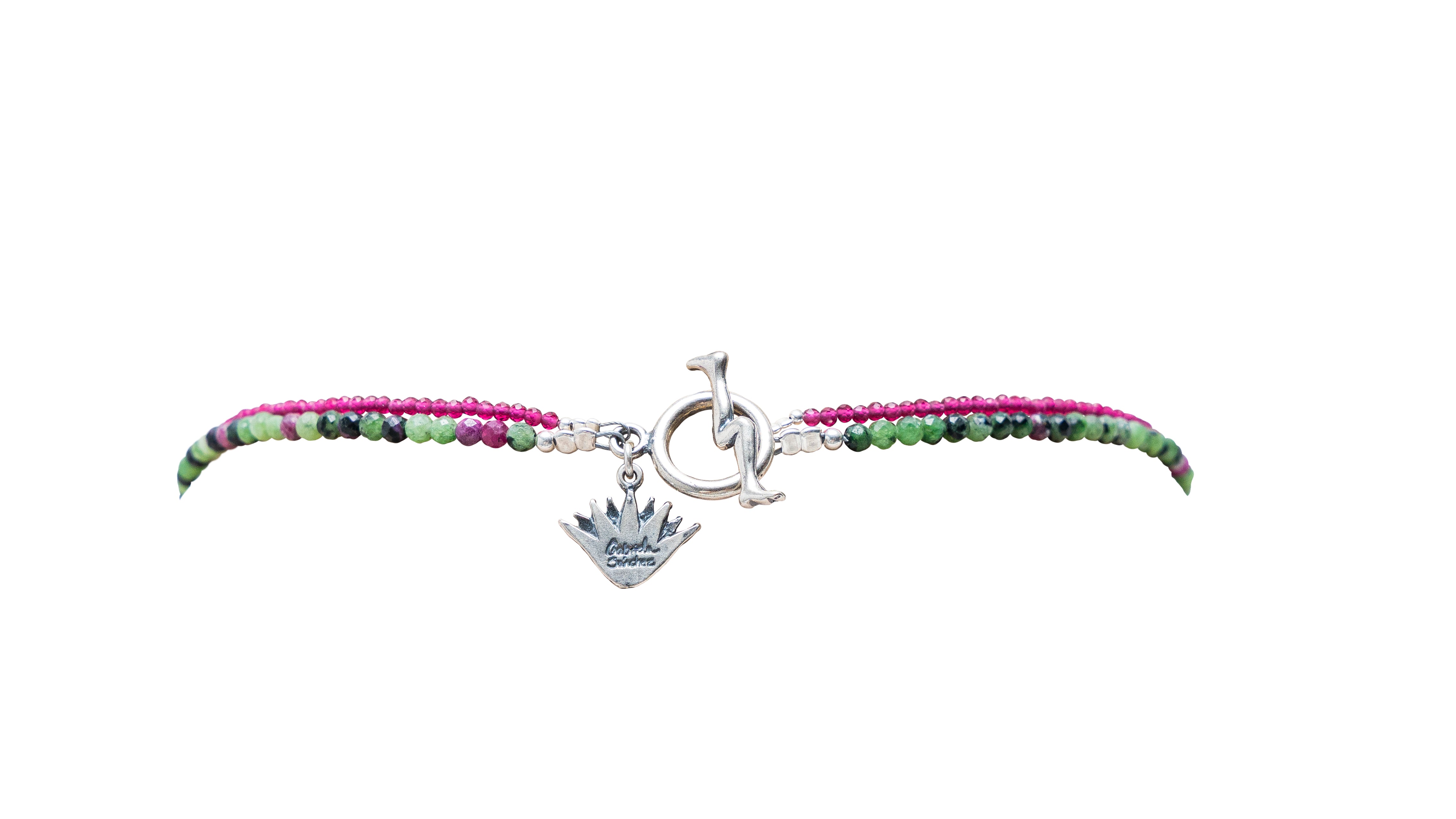 Collar Flor de Terciopelo, joya de plata .925, con rubí – Gabriela Sánchez (vista 2)