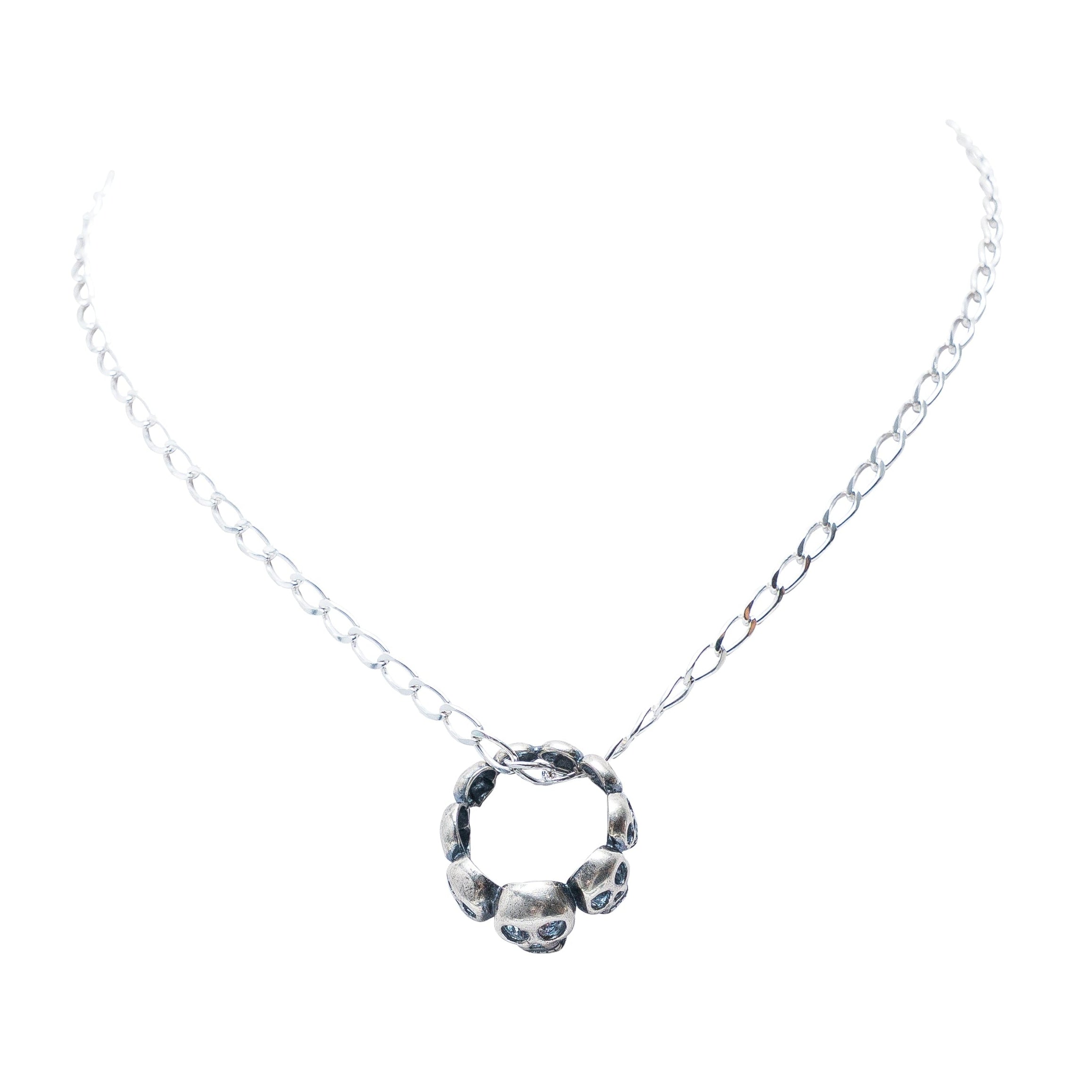 Dije Cráneos de Luna, joya de plata .925 – Gabriela Sánchez