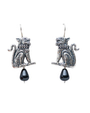 Aretes Guerreros Nocturnos, joya de plata .925, con ónix – Gabriela Sánchez