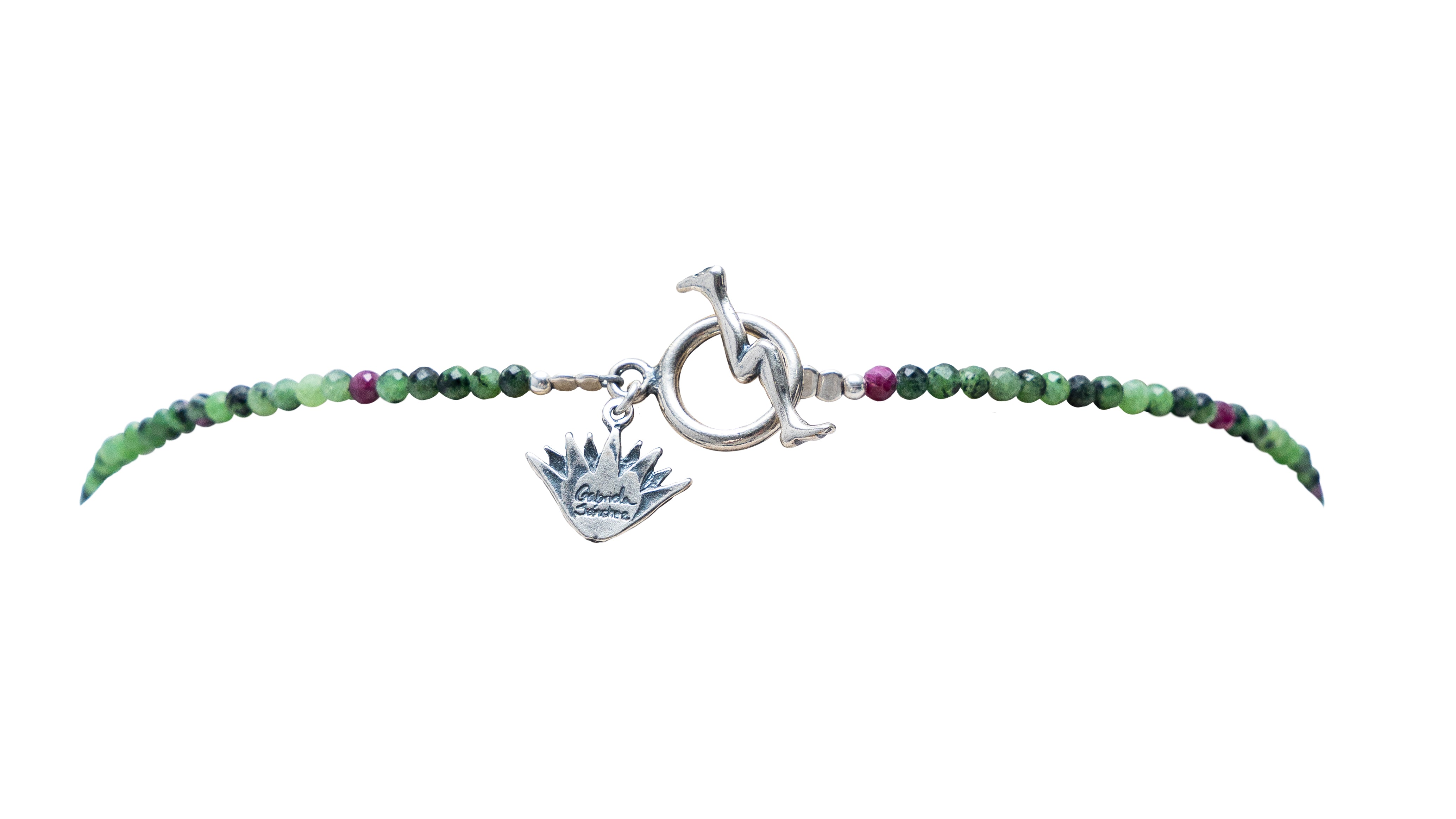 Collar Vuelo en Teotihuacán, joya de plata .925, con rubí – Gabriela Sánchez (vista 2)