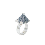 Anillo Pirámide, joya de plata .925 – Gabriela Sánchez