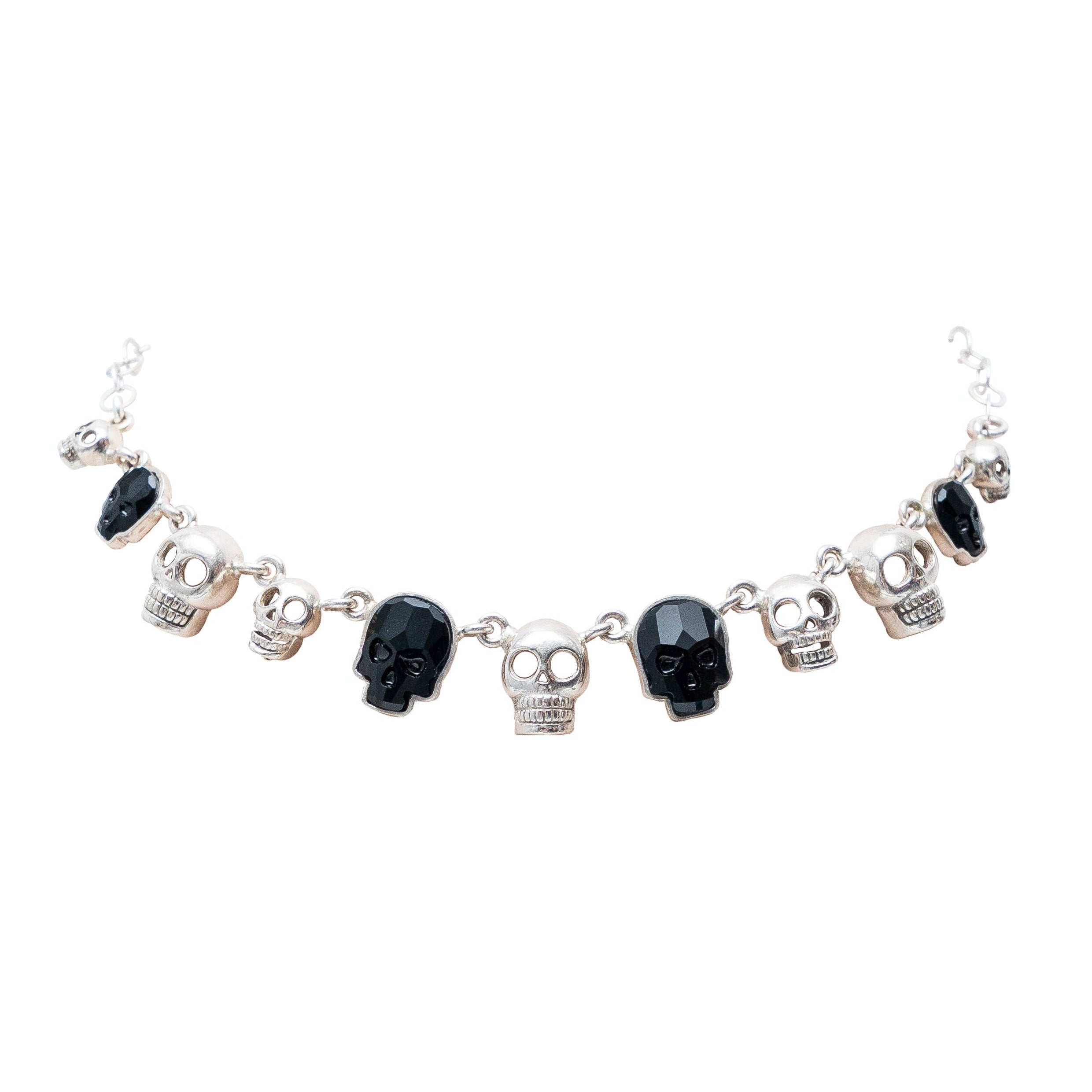 Gargantilla Cráneos de Barro, joya de plata .925, con cristal Swarovski – Gabriela Sánchez