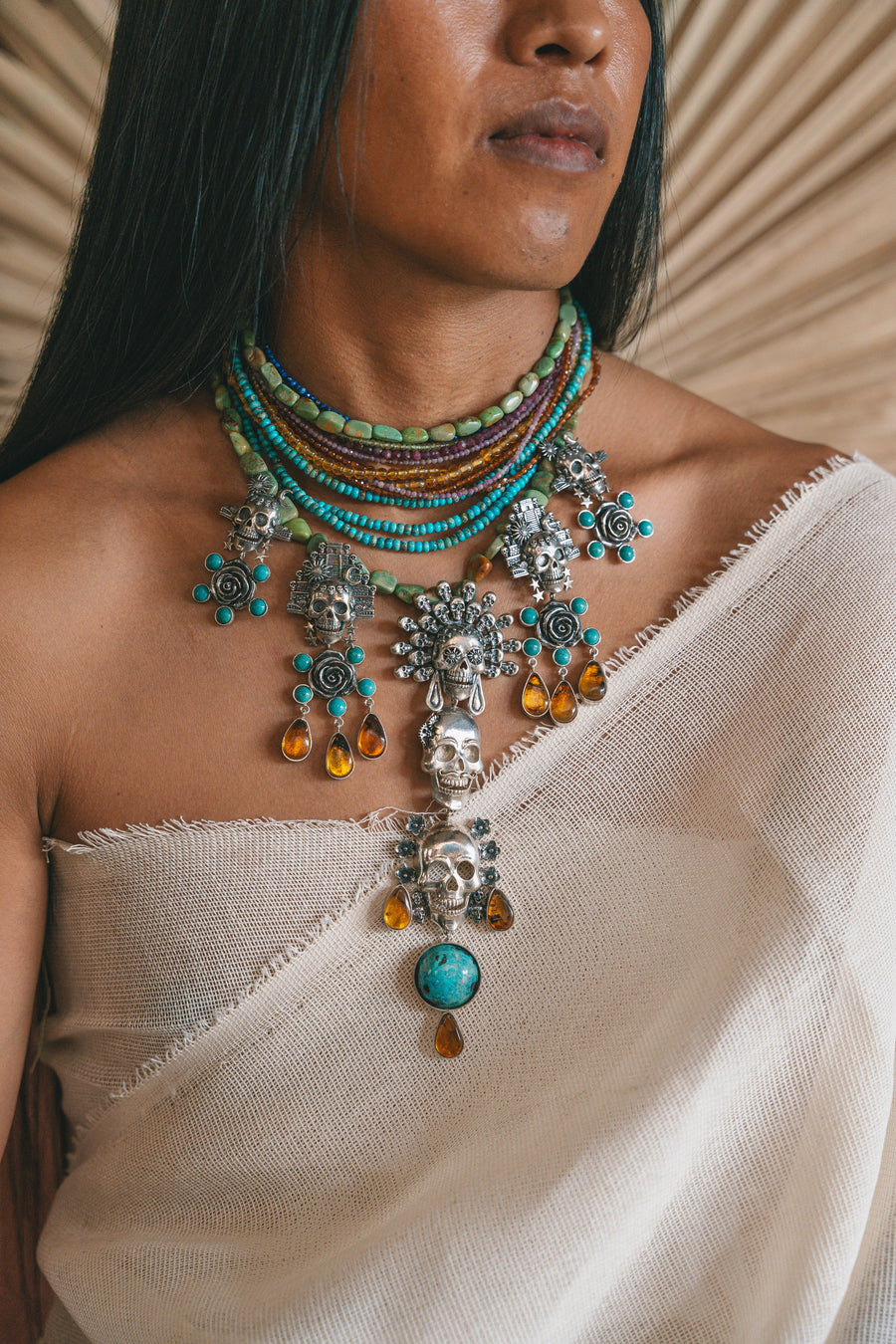 Collar Ofrenda en Turquesa, joya de plata .925, con ámbar – Gabriela Sánchez (vista 4)