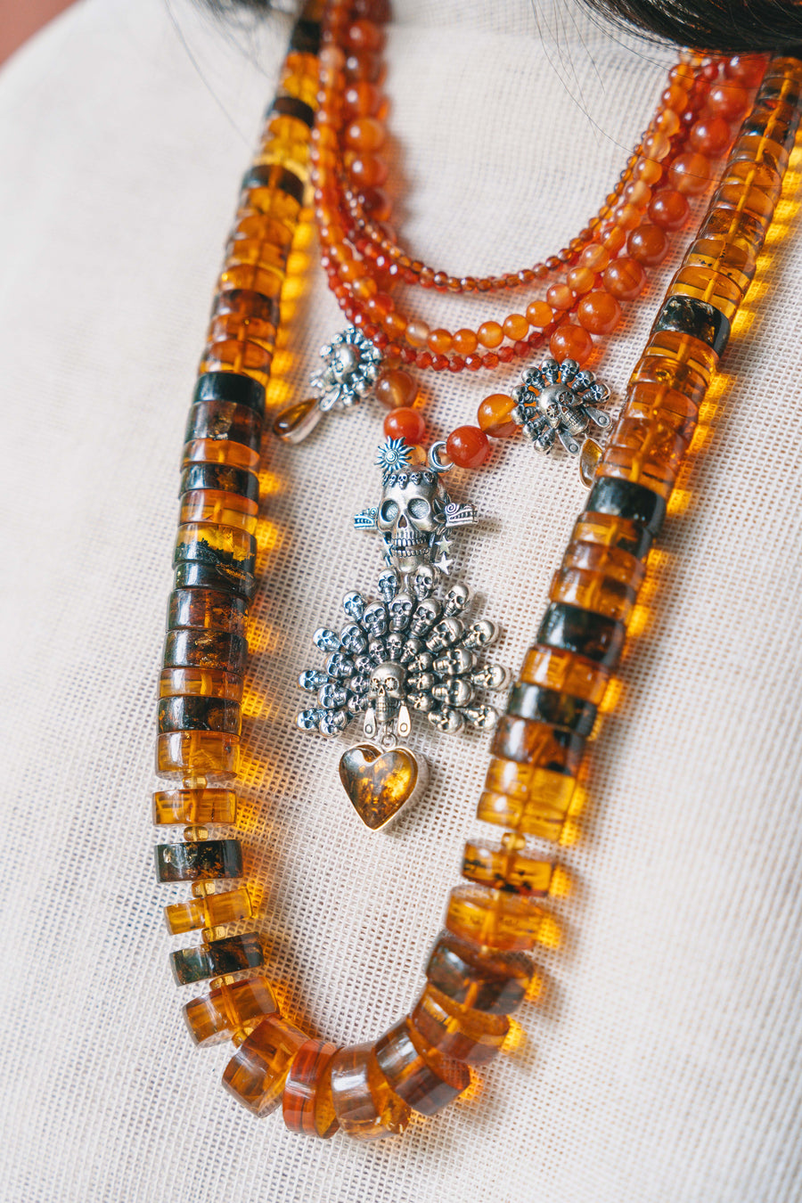 Collar Agave Colorata, joya de plata .925, con ámbar – Gabriela Sánchez (vista 4)