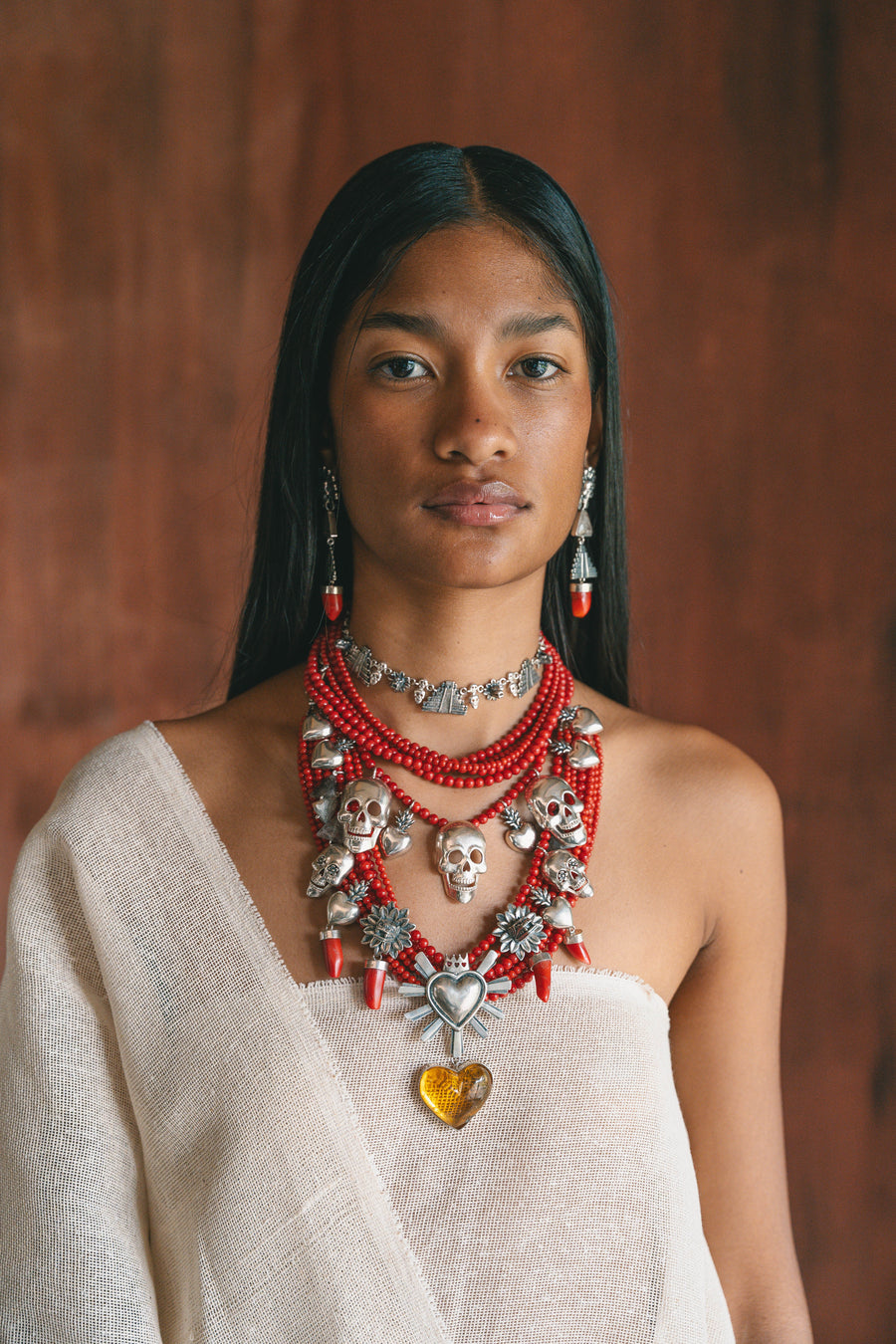 Collar Amor sin Sacrificio, joya de plata .925, con coral – Gabriela Sánchez (vista 3)
