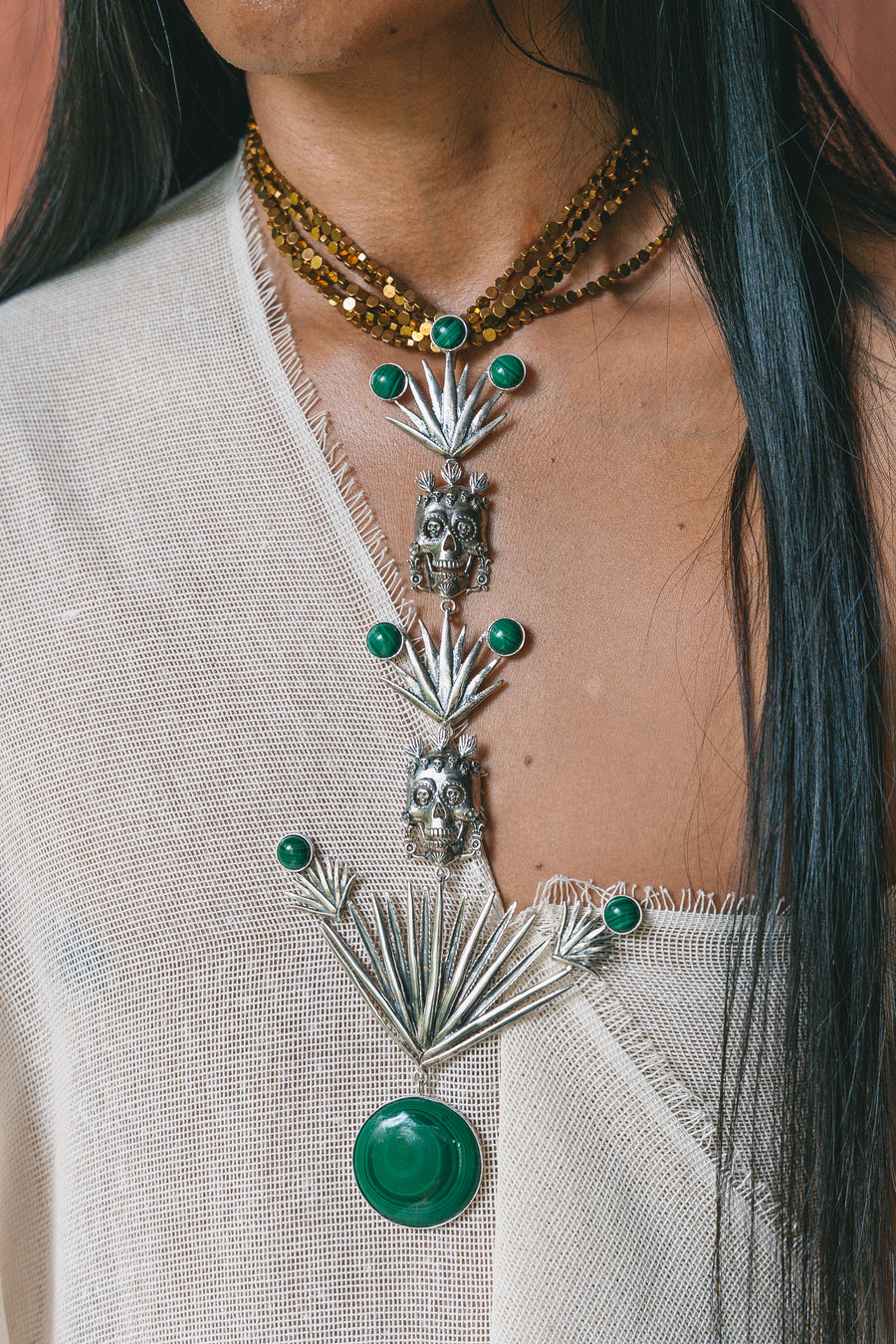 Collar Elixir de Dioses, joya de plata .925, con hematita y malaquita – Gabriela Sánchez (vista 5)