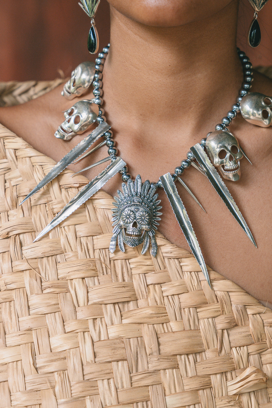Collar Guerrero, joya de plata .925, con hematita – Gabriela Sánchez (vista 4)