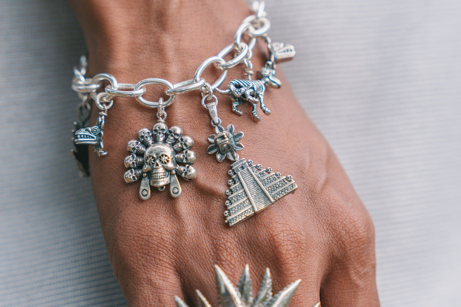 Brazalete Mictlán Sagrado, joya de plata .925 – Gabriela Sánchez (vista 2)