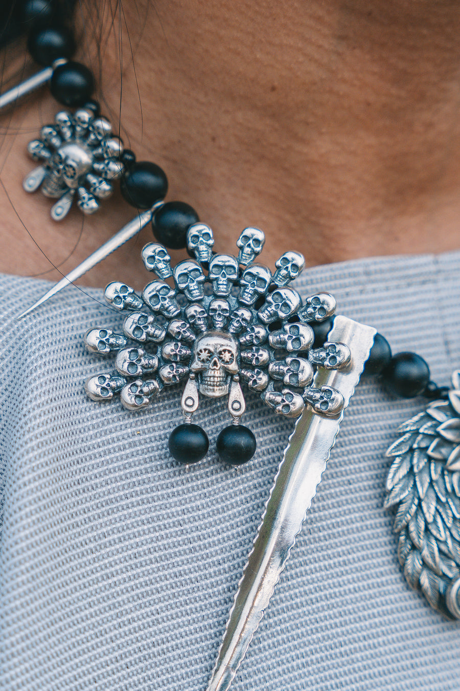 Collar Dioses, joya de plata .925, con obsidiana – Gabriela Sánchez (vista 4)