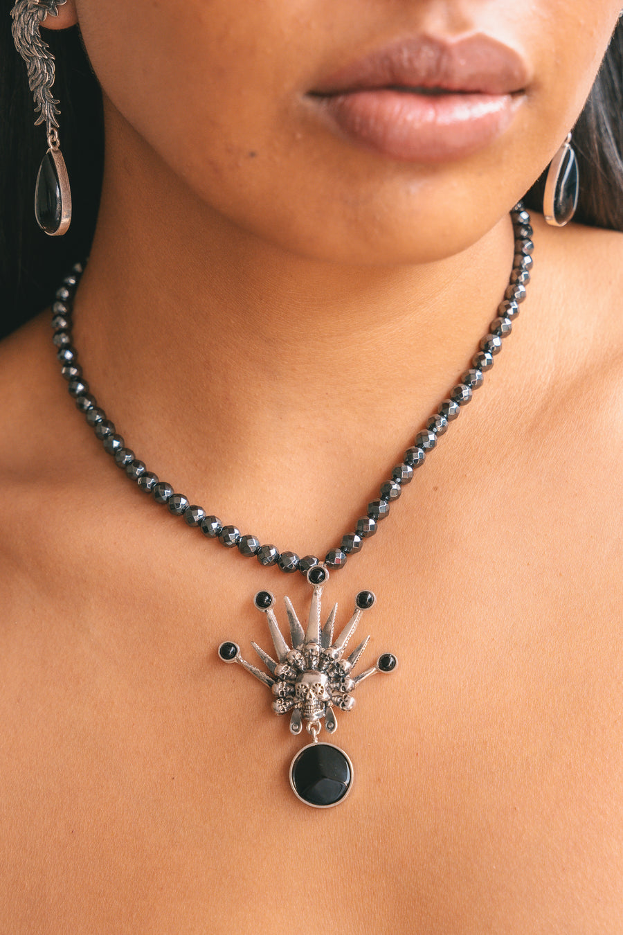 Collar Encuentro de Almas, joya de plata .925, con hematita y ónix – Gabriela Sánchez (vista 3)