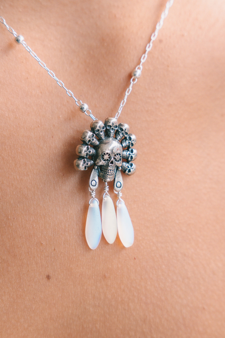 Dije Calaverita de Luz, joya de plata .925 – Gabriela Sánchez (vista 4)