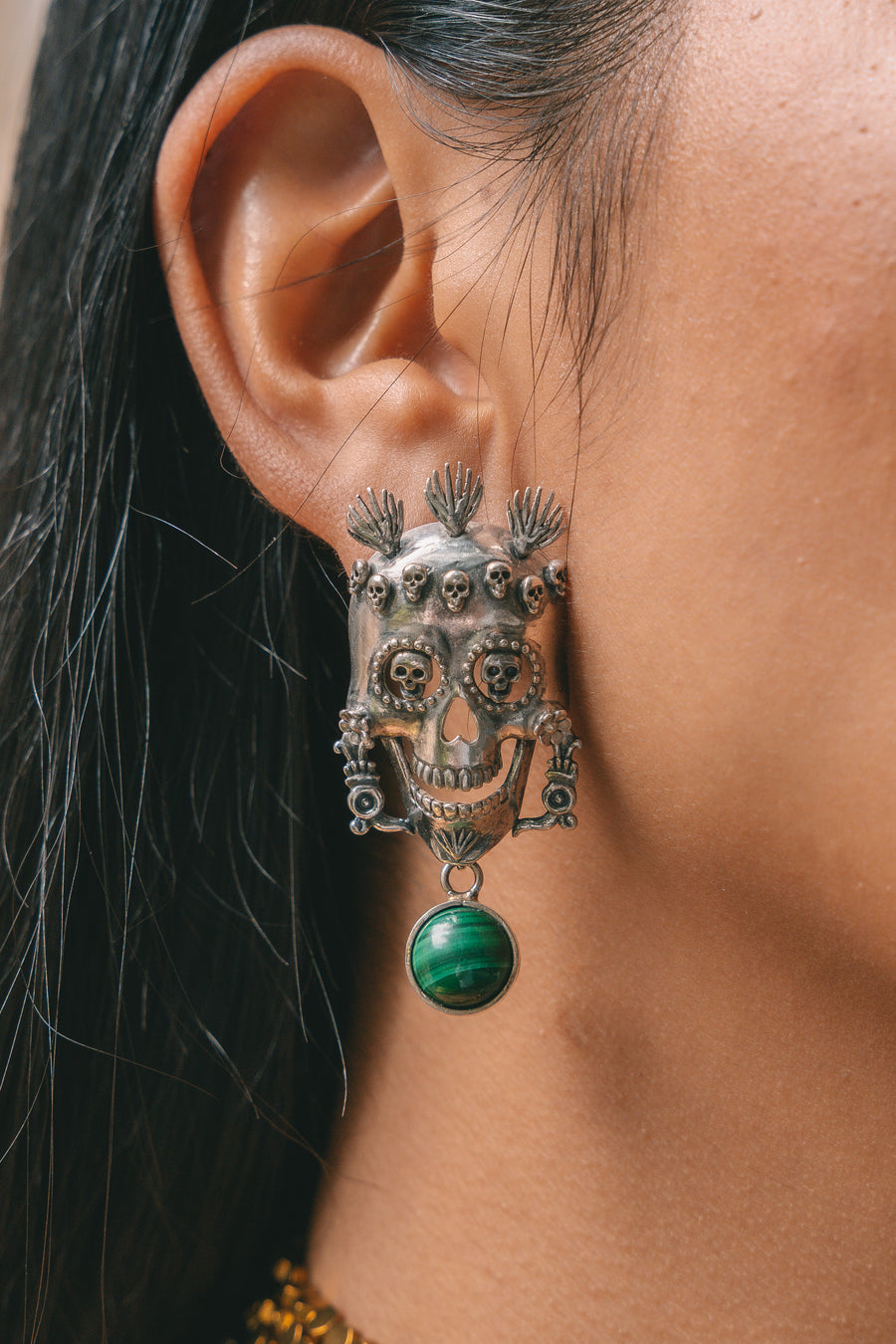 Aretes Elixir de Dioses, joya de plata .925, con malaquita – Gabriela Sánchez (vista 2)