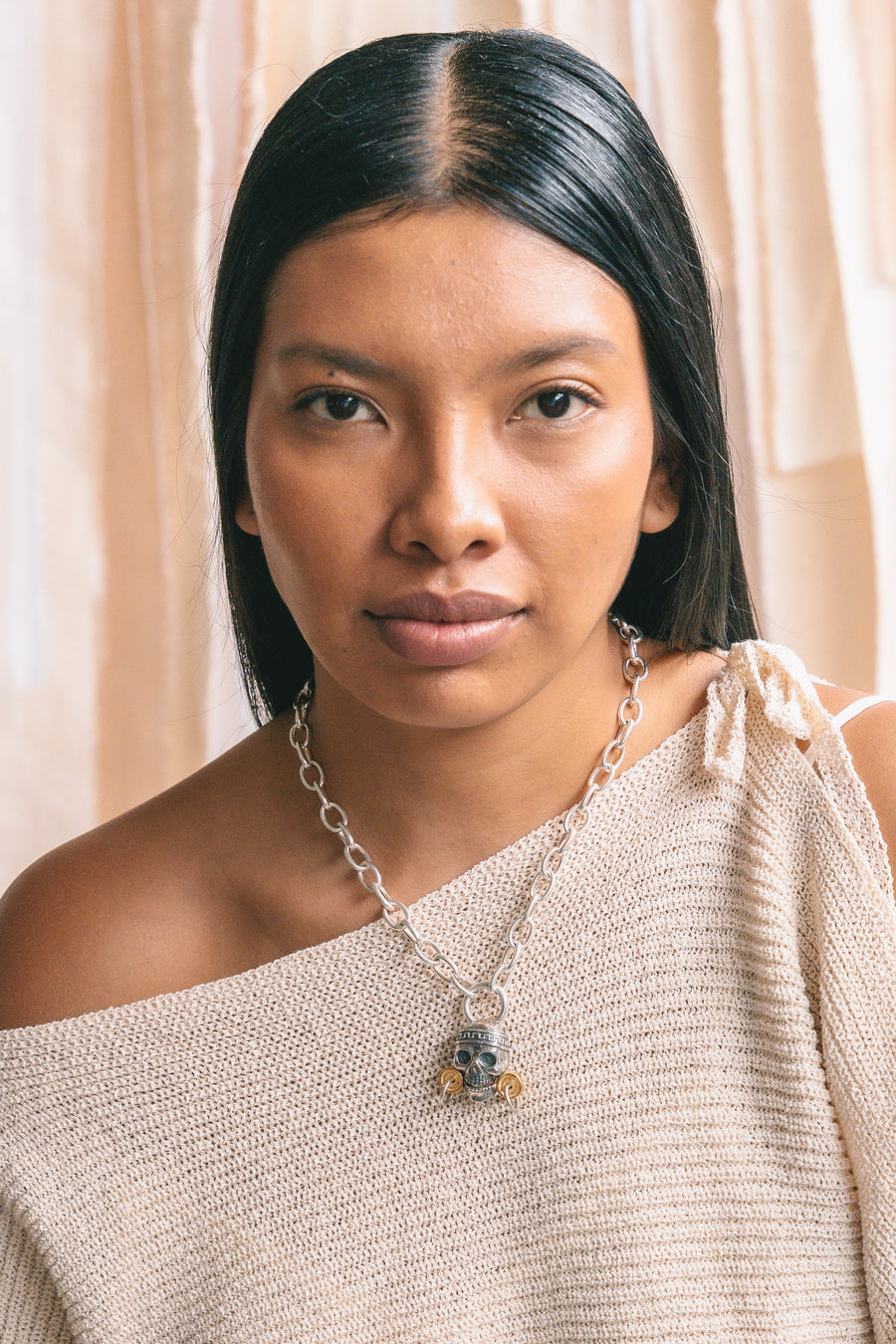 Collar Cráneo Solar, joya de plata .925 – Gabriela Sánchez (vista 4)