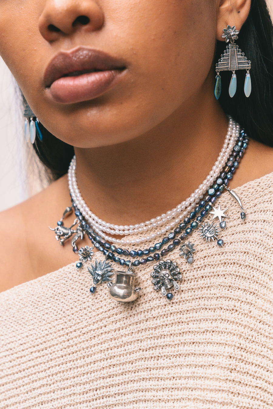 Collar Tlamanalli, joya de plata .925, con perla – Gabriela Sánchez (vista 2)