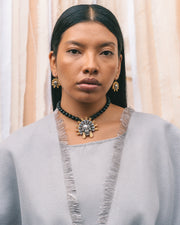 Collar Cenizas y Huesos, joya de plata .925, con obsidiana – Gabriela Sánchez (vista 4)