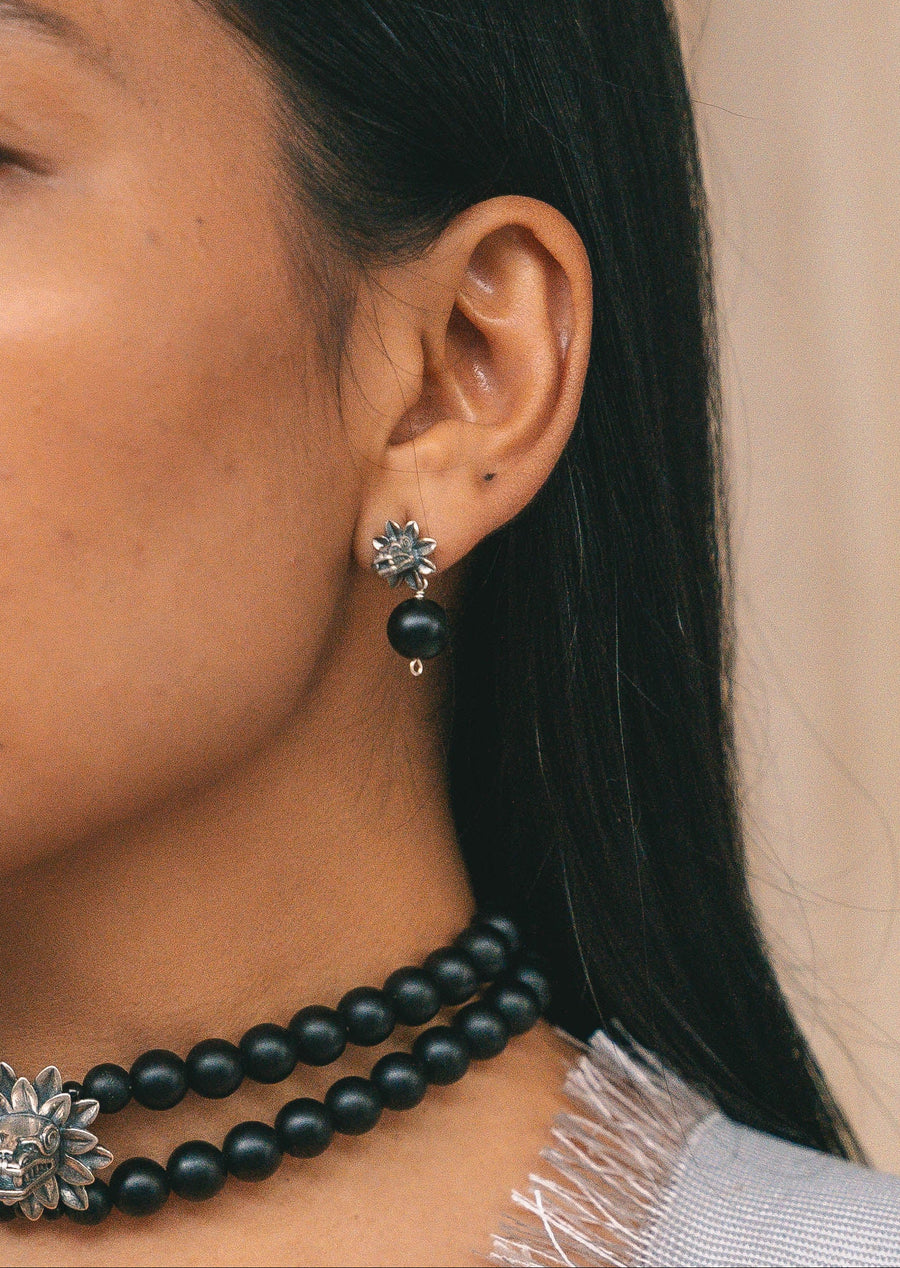 Aretes Quetzalcóatl Obsidiana, joya de plata .925 – Gabriela Sánchez (vista 2)