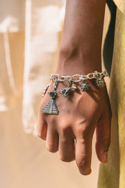 Brazalete Mictlán Sagrado, joya de plata .925 – Gabriela Sánchez (vista 4)