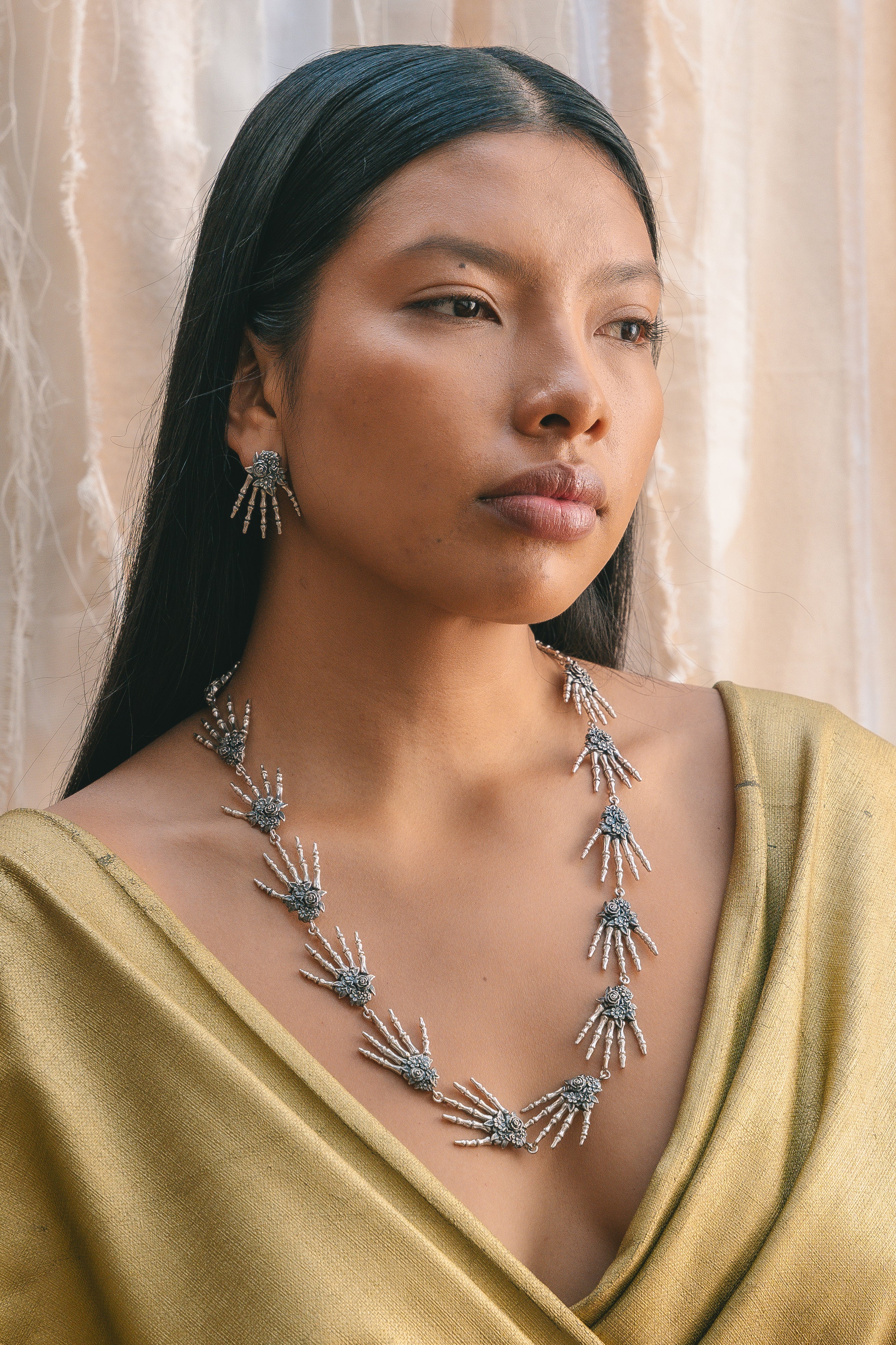 Collar Abrazo, joya de plata .925 – Gabriela Sánchez