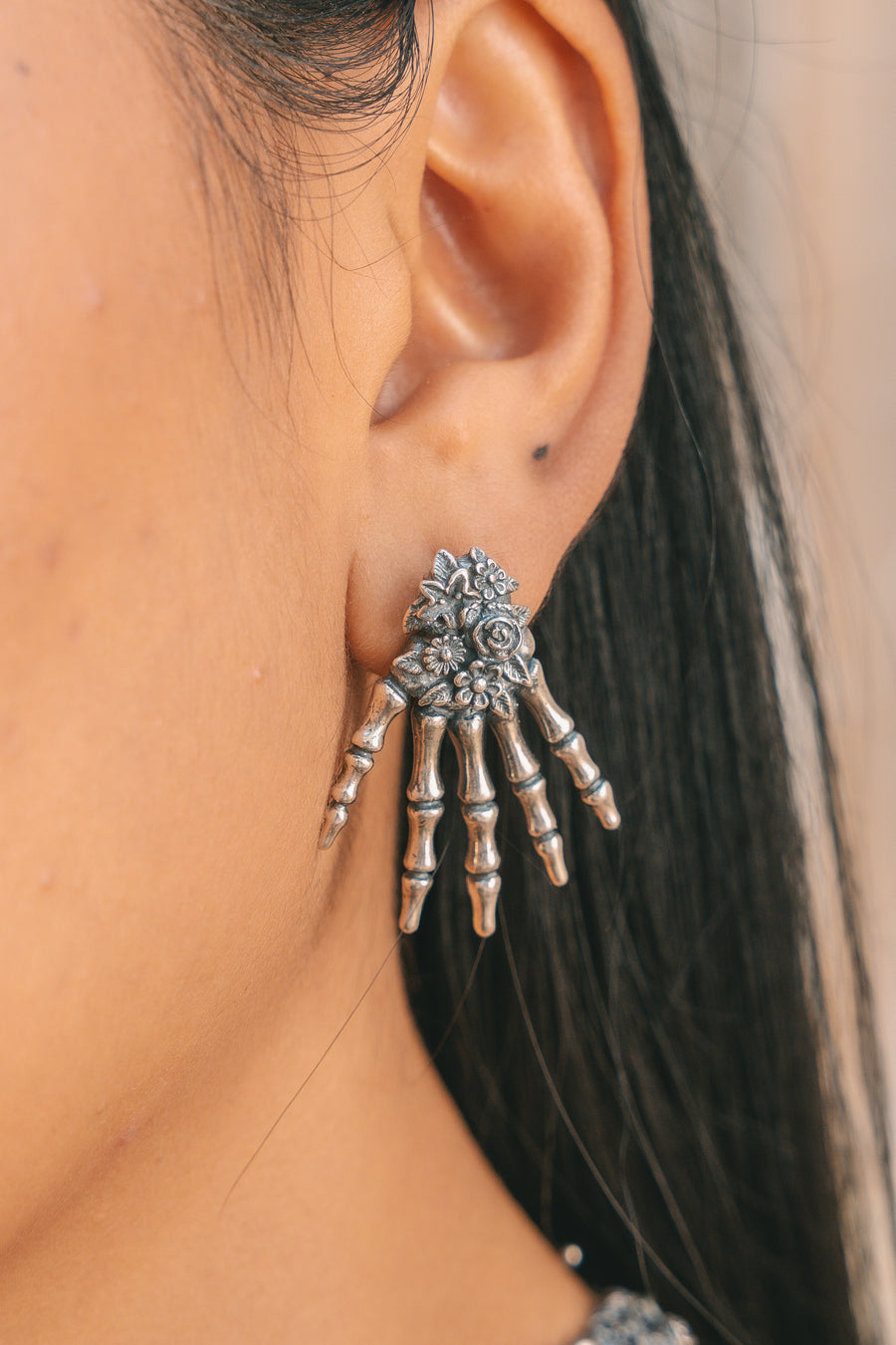 Aretes Caricia de Catrina, joya de plata .925 – Gabriela Sánchez (vista 3)