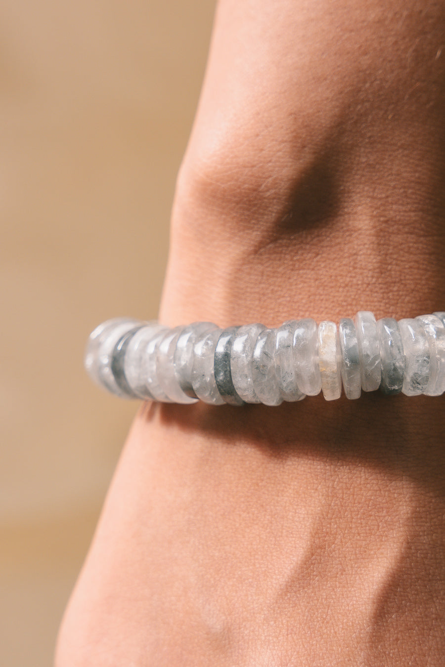 Pulsera Cristales del Recuerdo, joya de plata .925, con lepidolita – Gabriela Sánchez (vista 2)