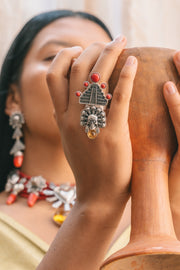 Anillo Conexión con Ancestros, joya de plata .925, con coral y citrina – Gabriela Sánchez (vista 5)
