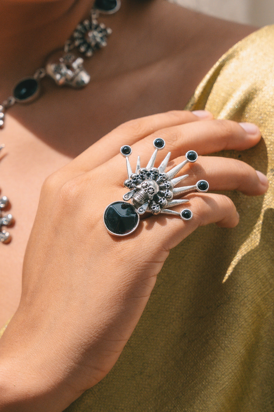 Anillo Encuentro de Almas, joya de plata .925, con ónix – Gabriela Sánchez (vista 3)