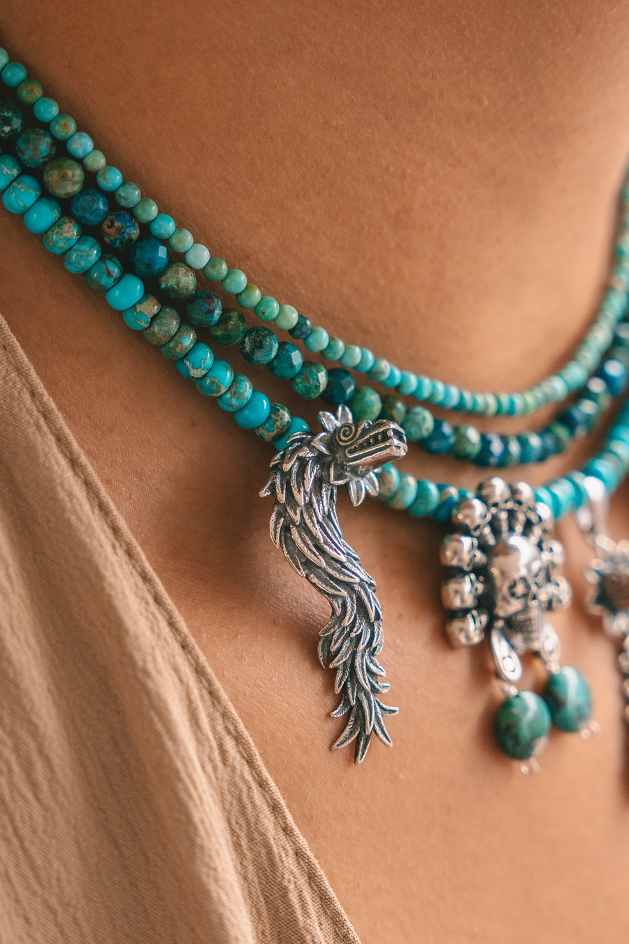 Collar Momento Sagrado, joya de plata .925, con turquesa y crisocola – Gabriela Sánchez (vista 4)
