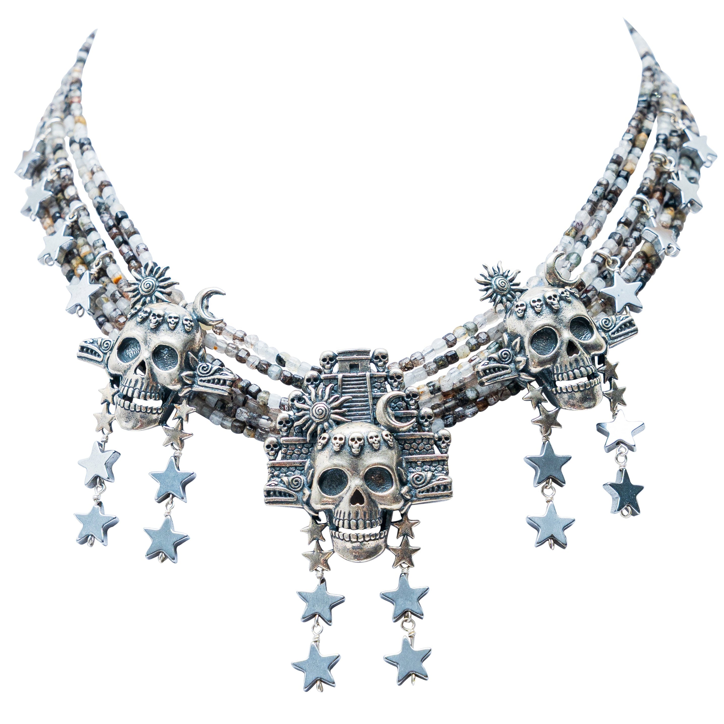 Collar Dios del Sol Nocturno, joya de plata .925, con cuarzo turmalinado y hematita – Gabriela Sánchez (vista 2)