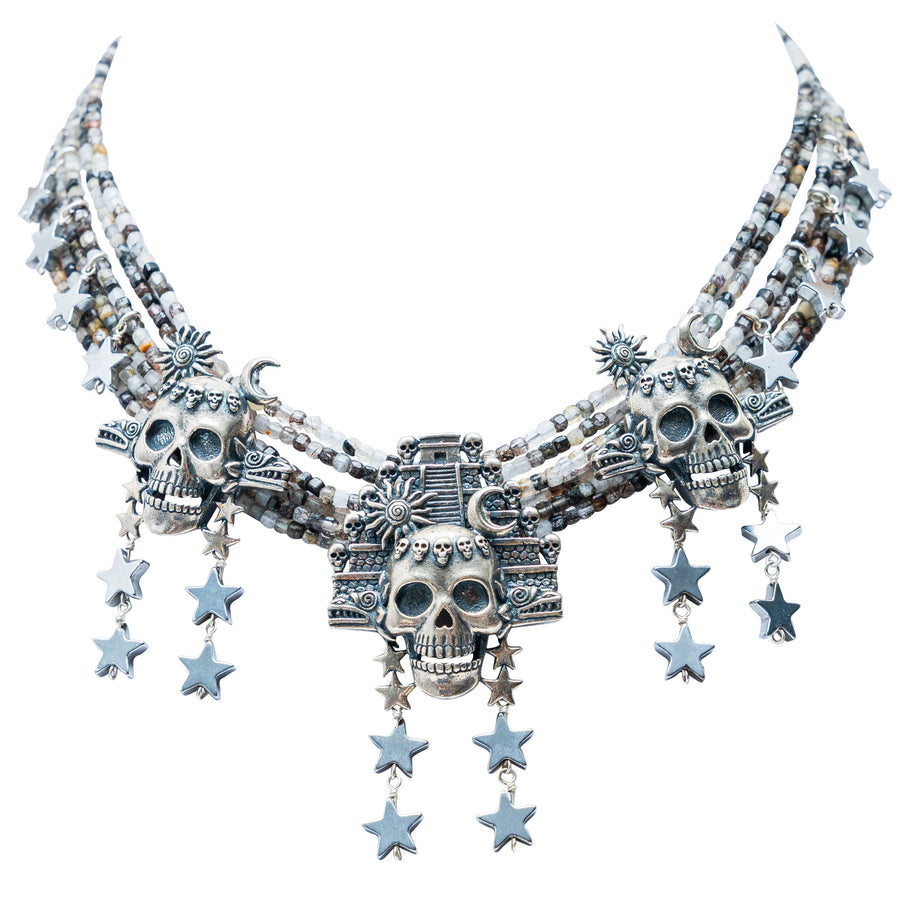 Collar Dios del Sol Nocturno, joya de plata .925, con cuarzo turmalinado y hematita – Gabriela Sánchez (vista 2)