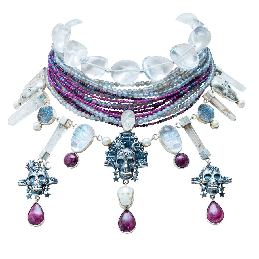 Collar Reflejo Ancestral, joya de plata .925, con cristal de roca y cuarzo tornasol – Gabriela Sánchez (vista 2)