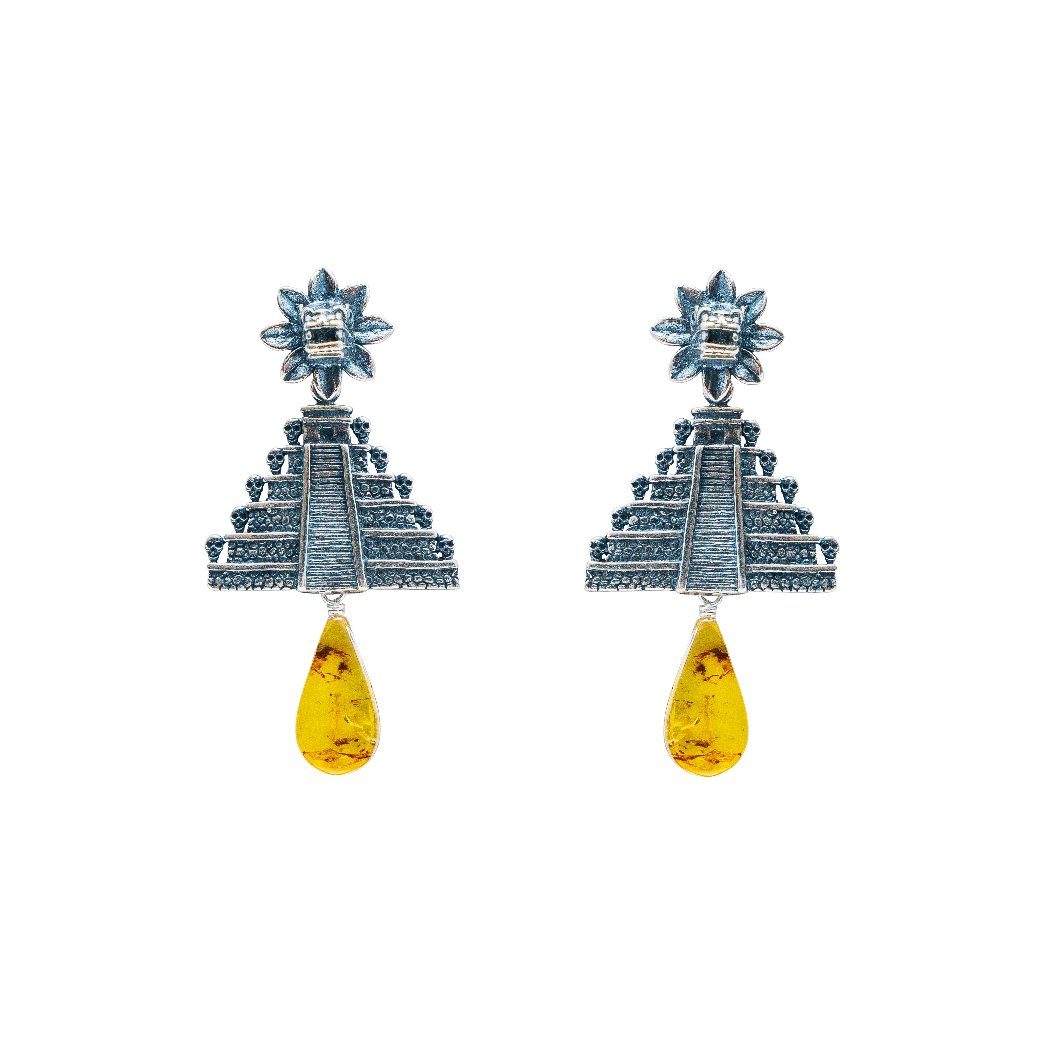 Aretes Pirámide del Sol, joya de plata .925, con ámbar – Gabriela Sánchez (vista 2)