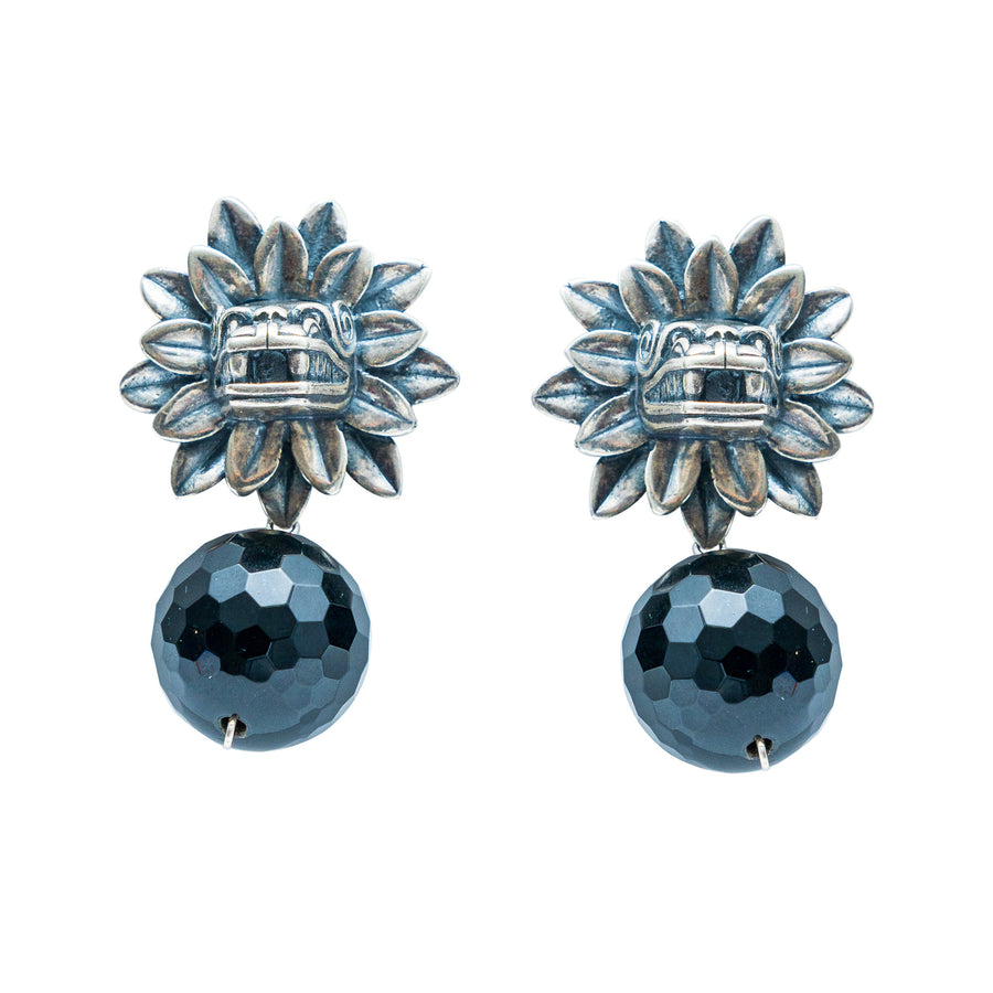 Aretes Volcán de Obsidiana, joya de plata .925, con ónix – Gabriela Sánchez (vista 5)