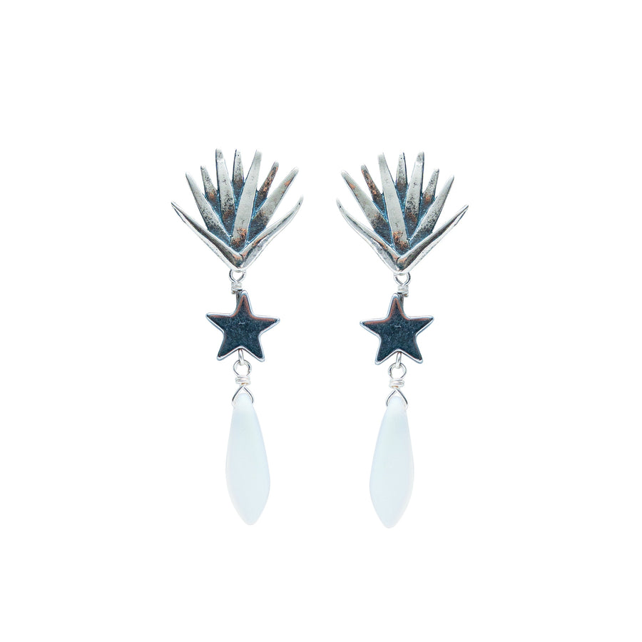 Aretes Estrella y Espina, joya de plata .925, con hematita – Gabriela Sánchez