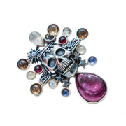 Anillo Reflejo Ancestral, joya de plata .925, con concha de abulón y granate – Gabriela Sánchez (vista 2)