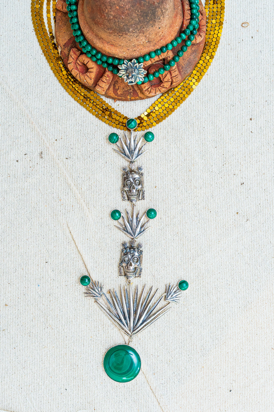 Collar Elixir de Dioses, joya de plata .925, con hematita y malaquita – Gabriela Sánchez (vista 4)