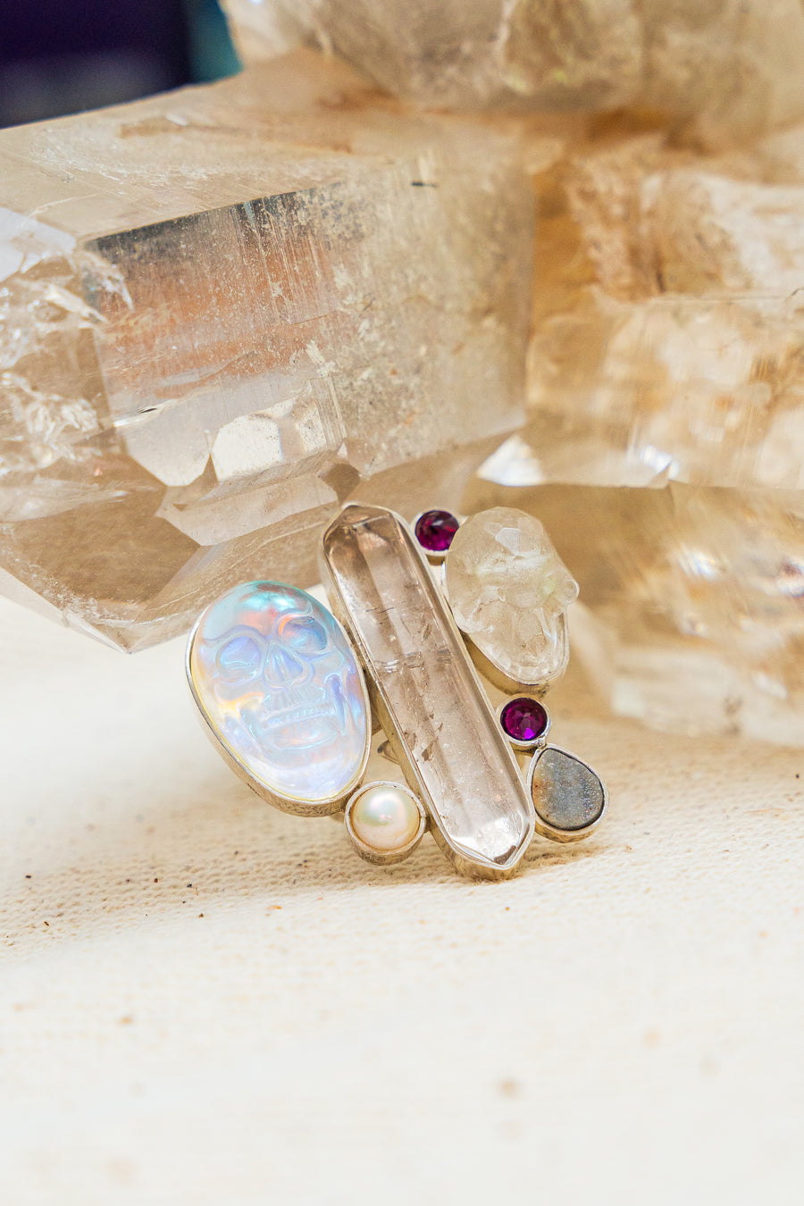 Anillo Raíces Sagradas, joya de plata .925, con cuarzo – Gabriela Sánchez (vista 5)