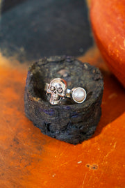 Anillo Flor de Hueso, joya de plata .925, con perla – Gabriela Sánchez (vista 3)