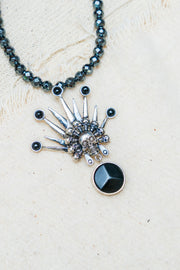 Collar Encuentro de Almas, joya de plata .925, con hematita y ónix – Gabriela Sánchez (vista 6)