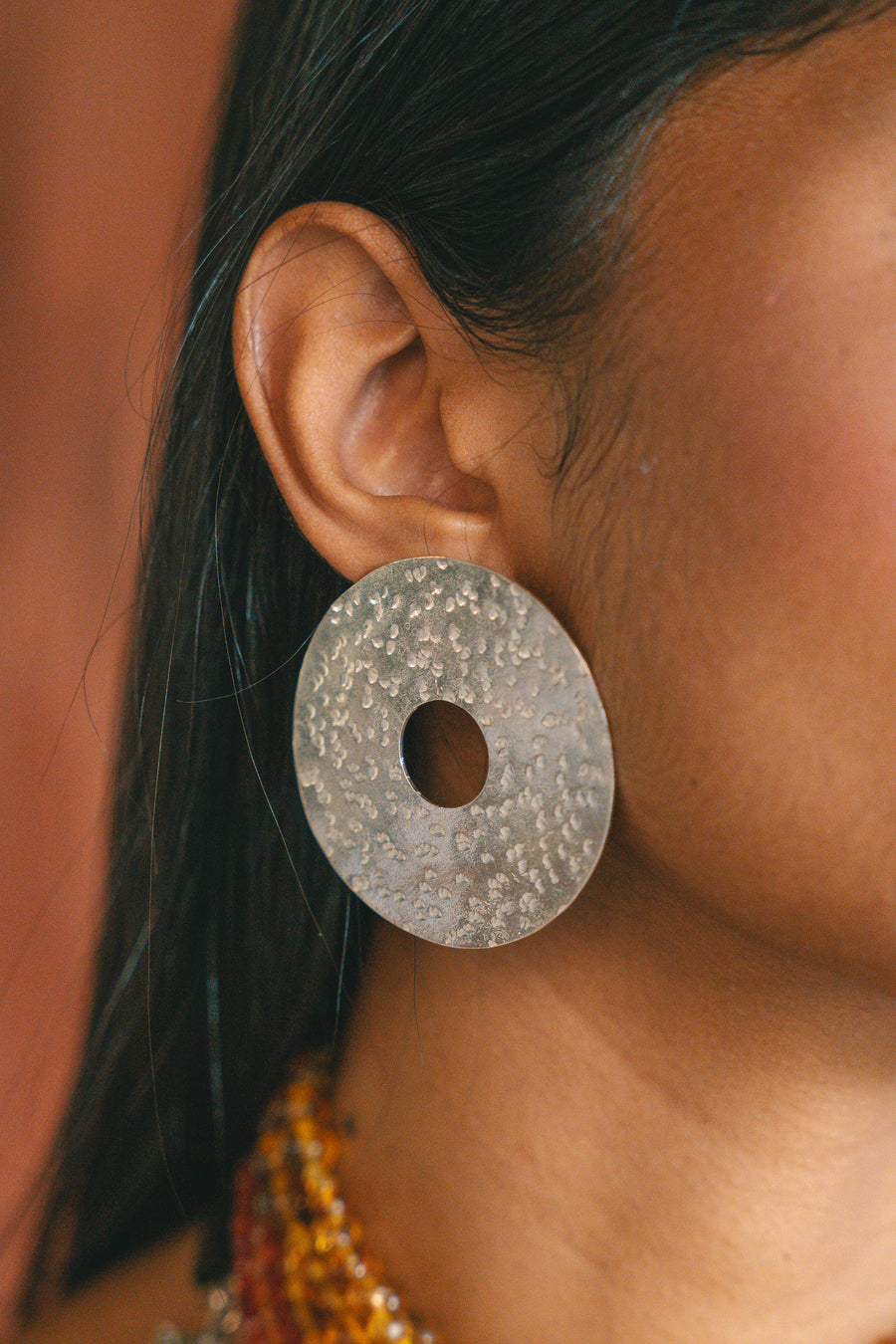 Aretes Juego de Pelota, joya de plata .925 – Gabriela Sánchez (vista 5)