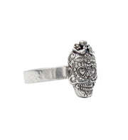 Anillo Calavera Ojos Corazón Chica, joya de plata .925 – Gabriela Sánchez (vista 3)