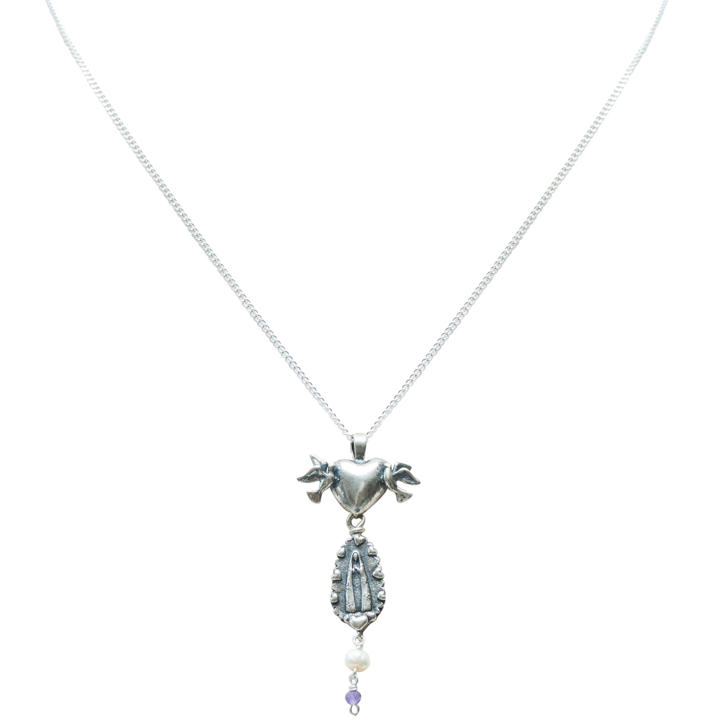 Dije Madre Celestial, joya de plata .925, con amatista y perla – Gabriela Sánchez