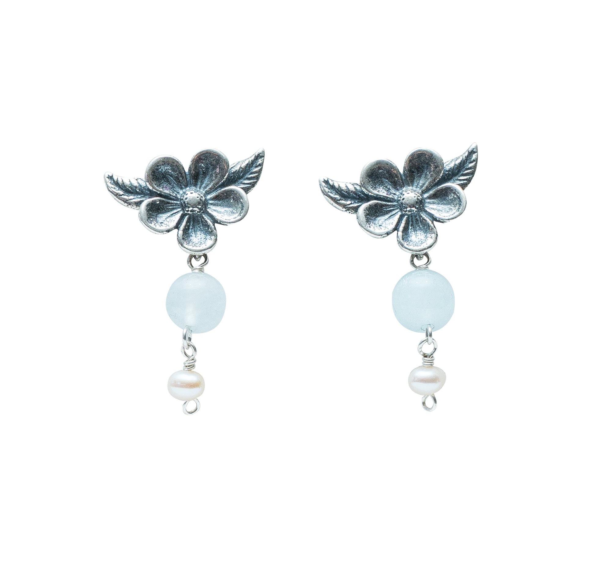 Aretes Flores de Amor, joya de plata .925, con aquamarina y perla – Gabriela Sánchez
