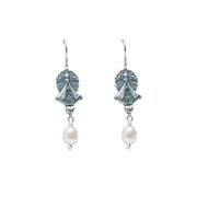 Aretes Rosa Divina, joya de plata .925, con perla – Gabriela Sánchez