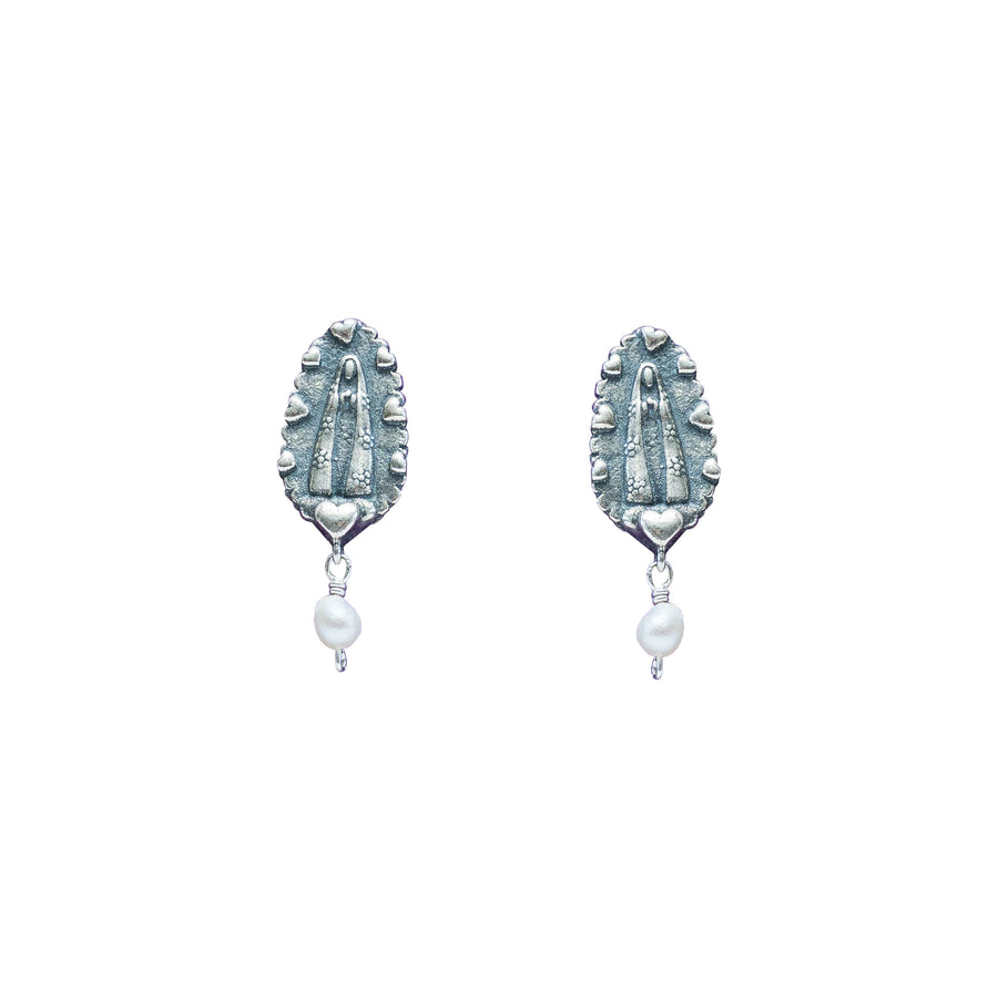 Aretes Luz Divina, joya de plata .925, con perla – Gabriela Sánchez