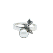 Anillo Susurros del viento, joya de plata .925, con perla – Gabriela Sánchez