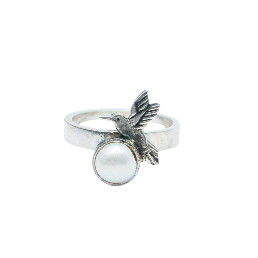 Anillo Susurros del viento, joya de plata .925, con perla – Gabriela Sánchez