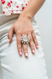 Anillo Amor Profundo, joya de plata .925, con cuarzo y perla – Gabriela Sánchez (vista 5)