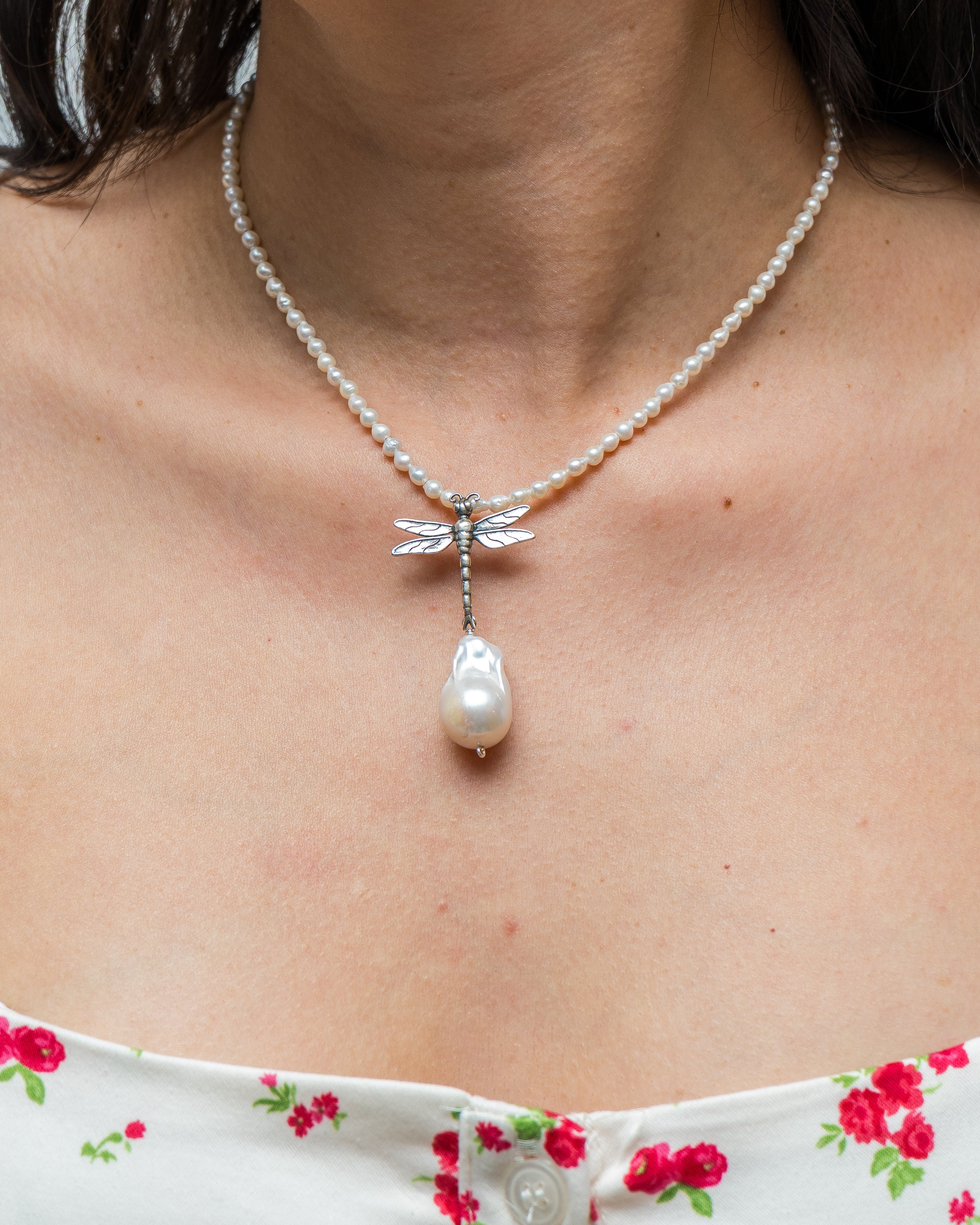 Collar Siempre Libre, joya de plata .925, con perla – Gabriela Sánchez (vista 2)