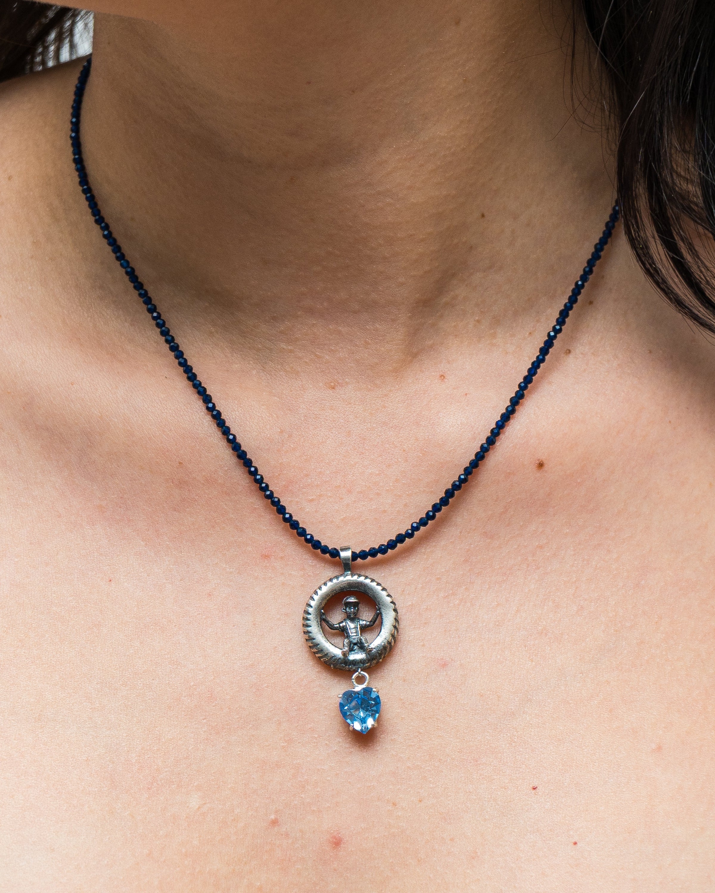 Collar Mi Cielo Azul, joya de plata .925, con lapislázuli y cristal Swarovski – Gabriela Sánchez (vista 2)