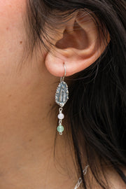 Aretes La Pureza de Mamá, joya de plata .925, con cuarzo rosa y venturina – Gabriela Sánchez (vista 2)